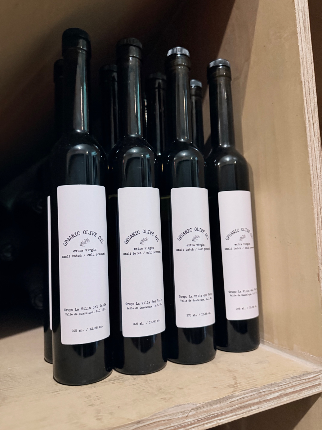 La Villa del Valle organic olive oil bottles.